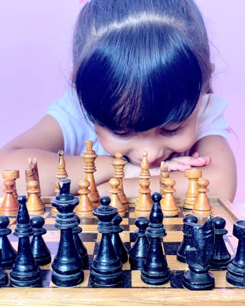 ajedrez para niños y niñas